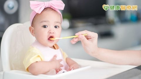 寶寶成長營養有方　銜接母乳把握多元飲食讓成長不踩雷