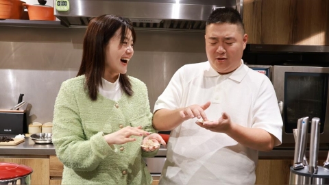 楊小黎「孵了一年」寶貝公開了!驚喜同框郝劭文掀5歲合作回憶:我的貴人