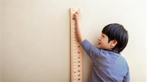 靠轉骨湯助孩子「登大人」？中醫提4原因成影響身高關鍵、食用要注意「3件事」