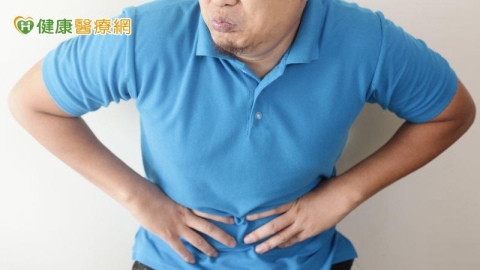 疝氣嚴重恐腸壞死!出現這些症狀快就醫 醫解析治療方式