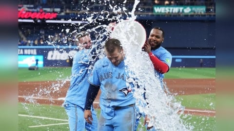 MLB(影)/10局下再見滿貫砲!瓦修驚天一擊藍鳥上演瘋狂逆轉秀 避免遭光芒橫掃