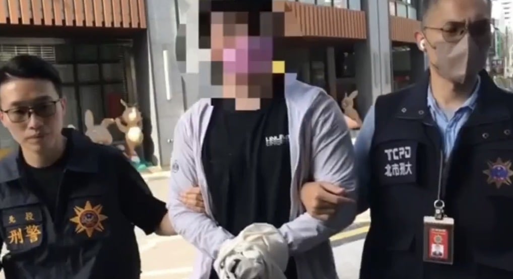 孫安佐遭上銬逮捕！狄鶯直播暴哭「他沒有傷害任何人」：再欺負我兒跟你們沒完