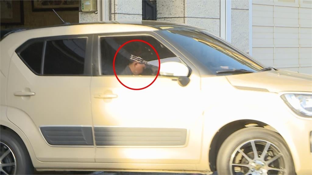 獨家/愛子孫安佐「自製噴火槍」遭羈押禁見!孫鵬、狄鶯開車離家畫面曝