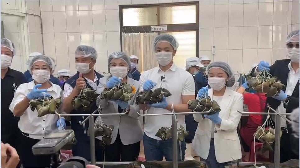 蔣萬安南下考察營養午餐食材　周軒嗆：實際是輔選