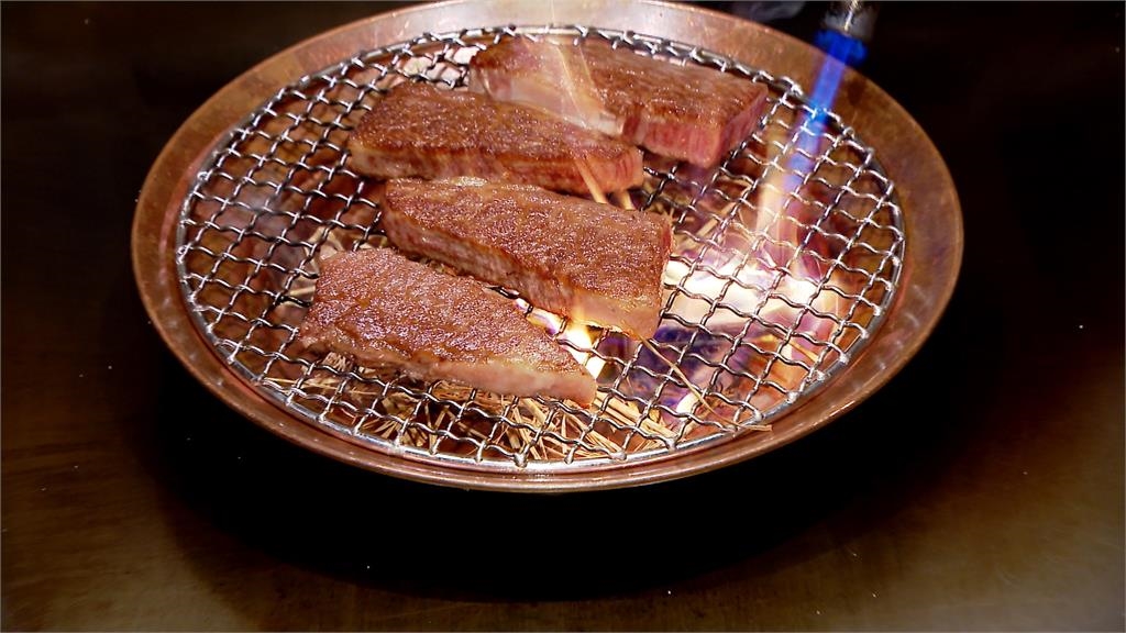 鐵板燒創新升級　結合冷燻、煙燻工藝昇華食材鮮味