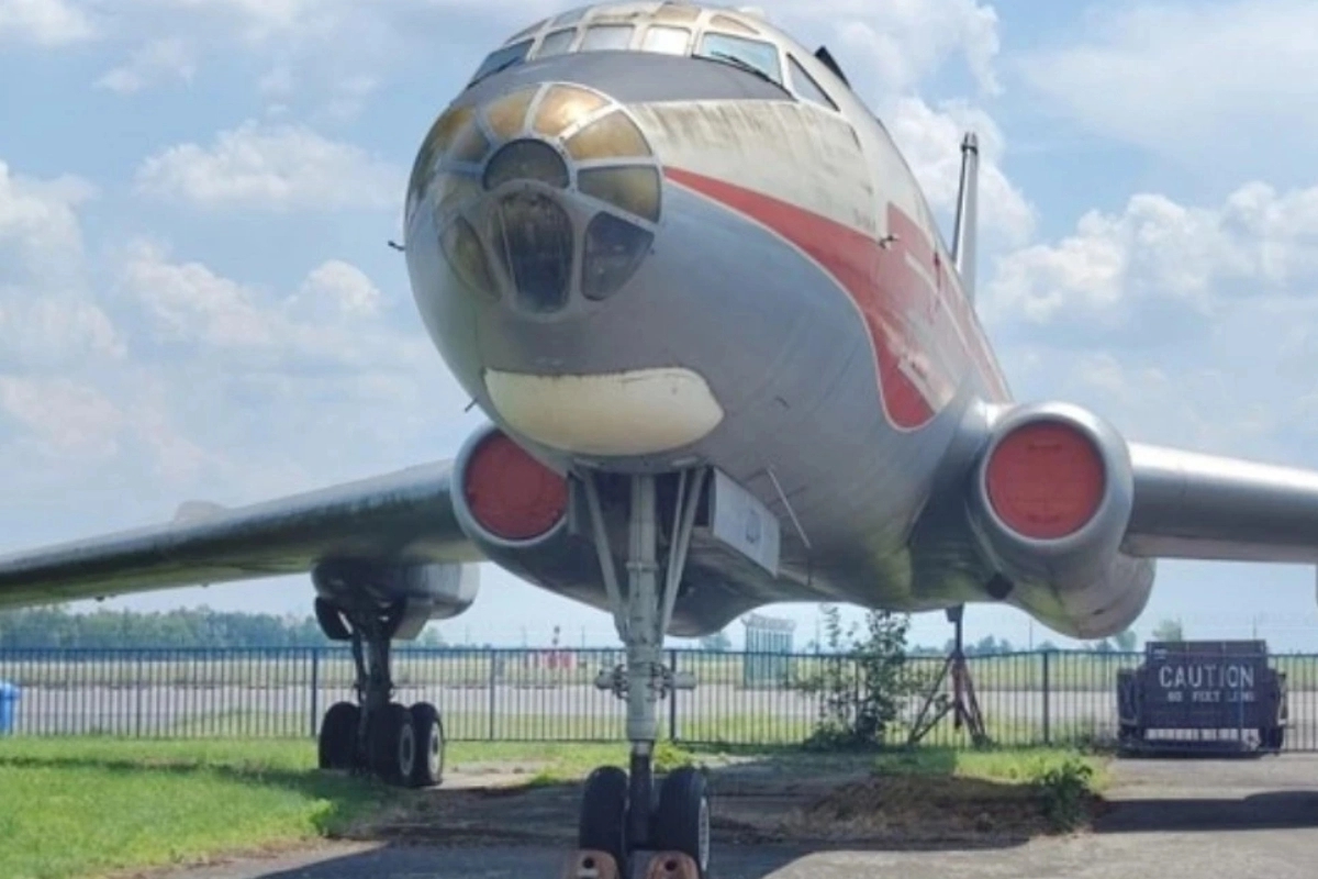 由Tu-16轟炸機發展而來的Tu-104A客機。(作者攝)