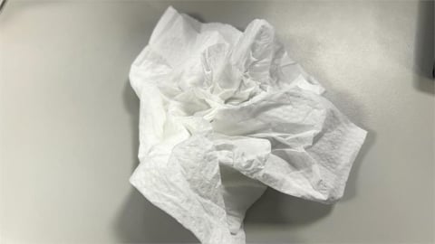 他轟外食族「衛生紙丟碗裡超噁心」掀兩派論戰！店員揭背後心聲全說了