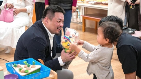 爸媽小確幸來了!勞動部育兒假放寬至6歲 洪申翰:薪資成本由政府負擔