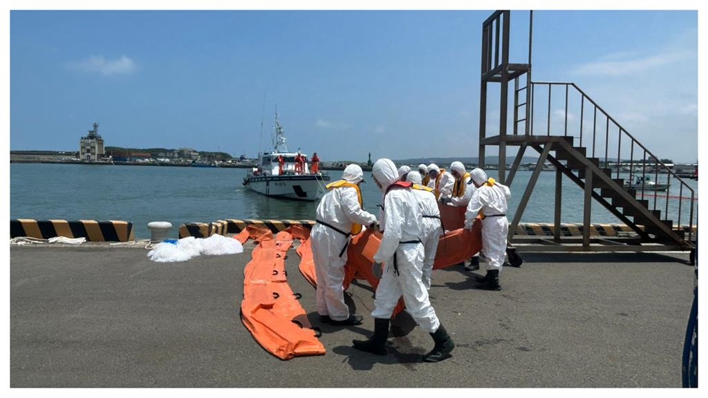 精準聯防 市府、海巡、警、消、民間共同執行「海洋複合式災害應變聯合演練」