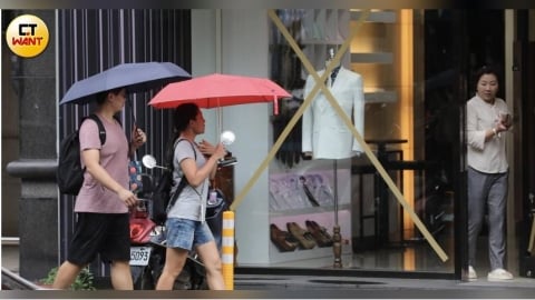 悶熱飆36度後變天!雷雨開炸時間曝 這天起鋒面報到「北東水氣暴增」