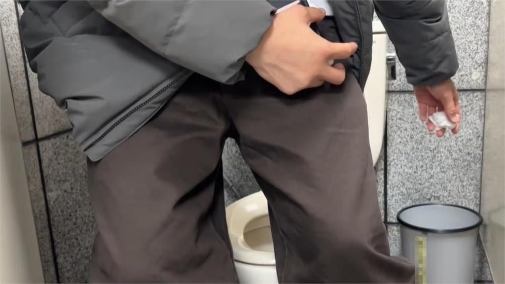 尿液見「可樂色」、血塊別只當發炎!醫曝「3大症狀」恐藏腫瘤:中高齡族注意