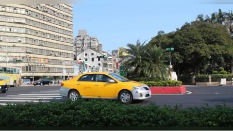 搭計程車沒現金!司機神提議「1招抵車資」 他淚喊:好有人情味