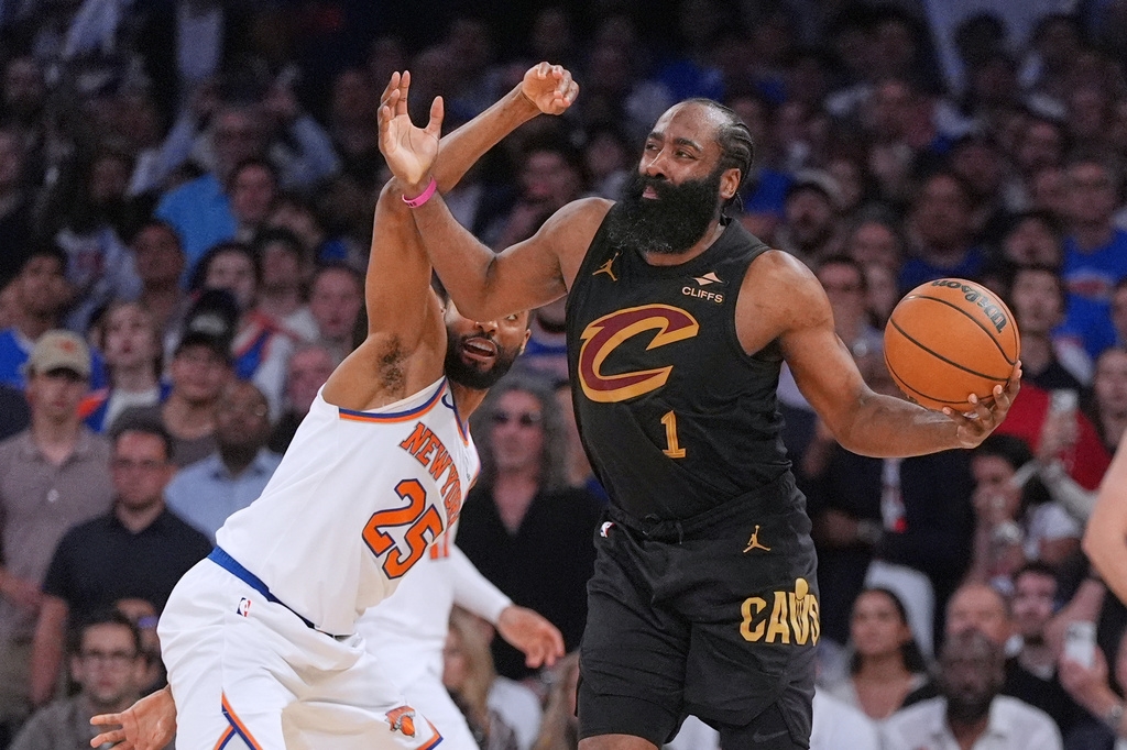 NBA(影)/我們就是打爆「他」!尼克總教練布朗賽後分享第四節逆轉的關鍵
