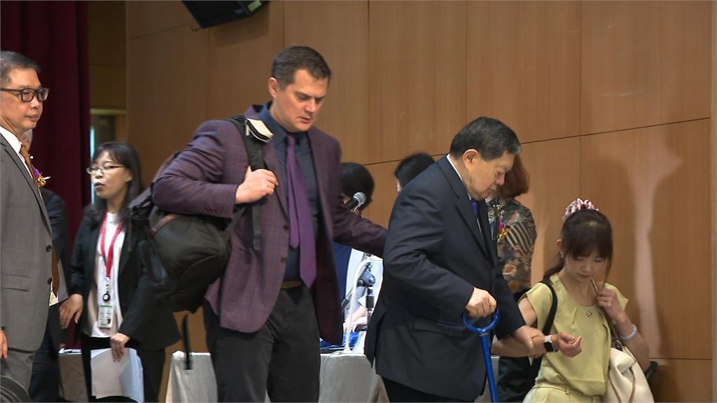 徐旭東缺席2場集團股東會 遠傳總經理曝近況:會罵人了 一切正常