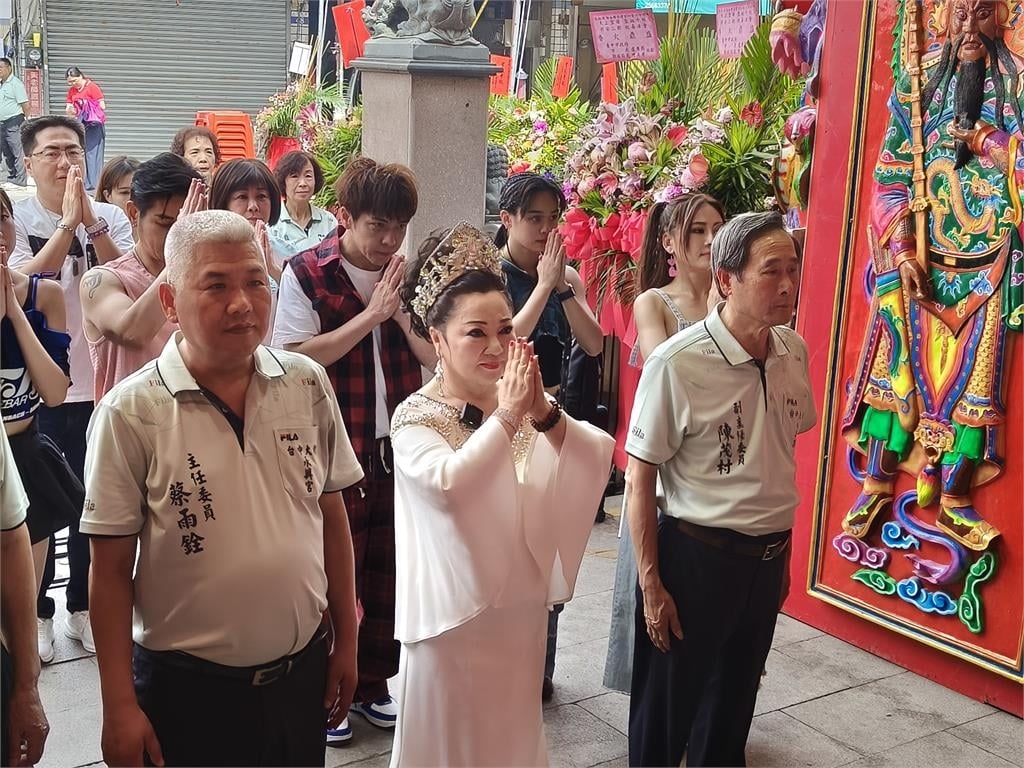 白冰冰出道53年「靠2事保佑」!昔全家遭綁架「驚見1神蹟」顯靈獲救