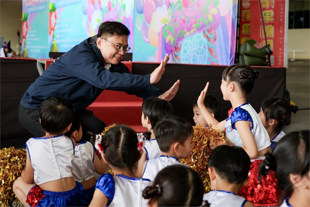 快新聞/賴瑞隆迎戰少子女化!火速響應總統 高雄育兒津貼加碼「0到6歲每月1千元」