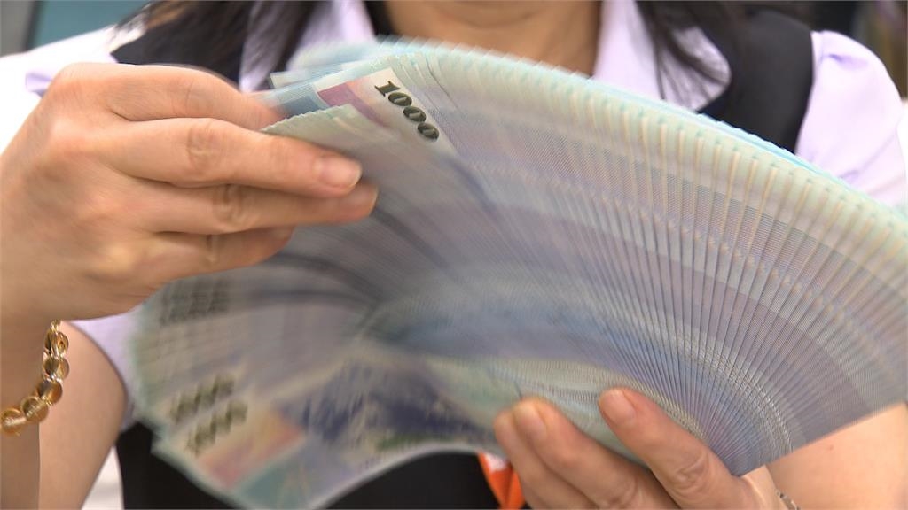 0到18歲「月領5千元」還沒上路就發威?這股1週「飆出4根漲停」鎖死
