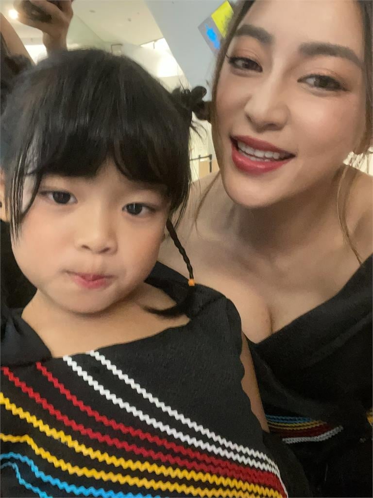 7歲金鐘小主持「壞死性腦病變」病逝!醫示警「4症狀」快就醫:生死關頭