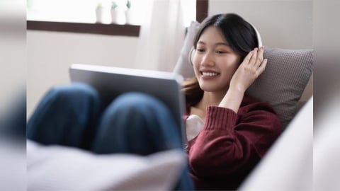 下班回家只想裹被?「初級大人進化論」獻給在努力與躺平之間掙扎的妳