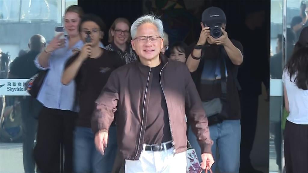 黃仁勳提前空降台灣！抵台第一件事不是吃美食 衝去「養龍蝦」