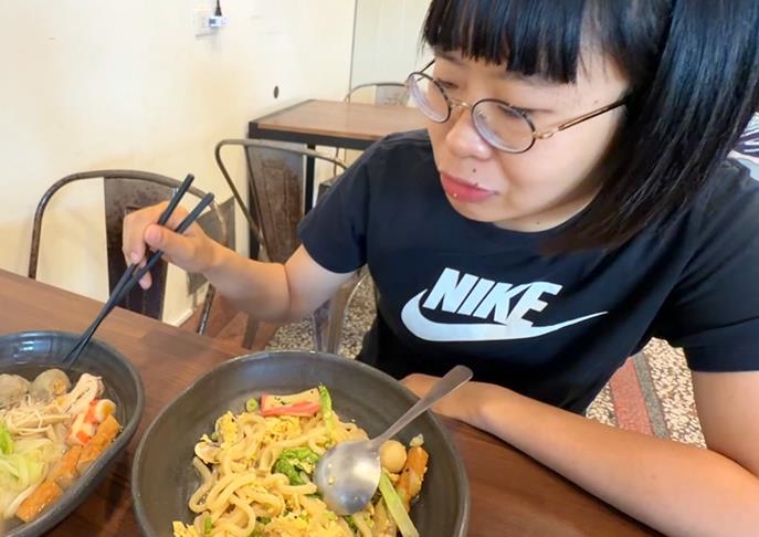 雲林小鎮飄咖哩香! 老闆用溫暖家常菜 鼓勵學子向學