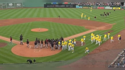 MLB(影)/火爆捕手又惹事!康崔拉斯衝撞老隊友 雙城紅襪板凳清空火藥味瀰漫全場