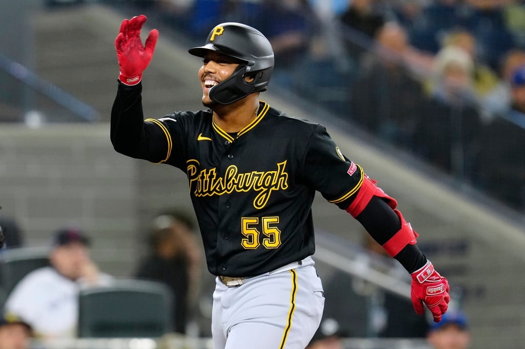MLB(影)/海盜學長們的「冷暴力」!菜鳥瓦德茲生涯首安就是全壘打休息區遭惡整