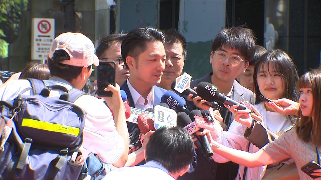 黃仁勳晚間現身私廚「春韭」 直言:台灣需要更多能源