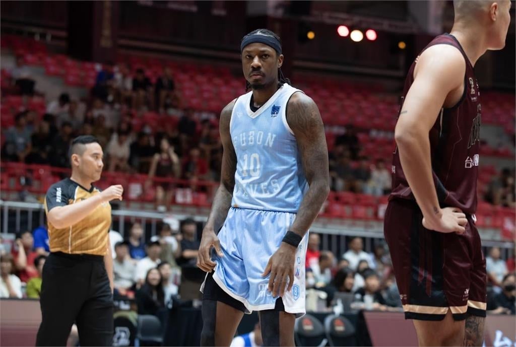PLG(影)/林志傑砍進關鍵逆轉3分球!勇士客場91:83擊敗獵鷹率先聽牌