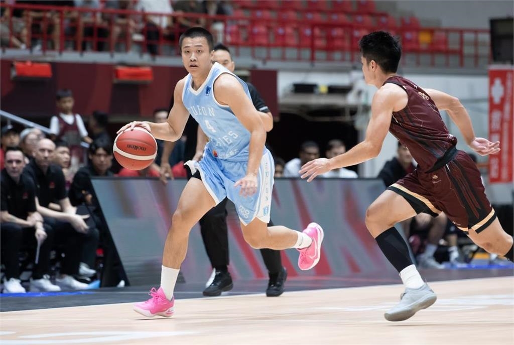 PLG(影)/林志傑砍進關鍵逆轉3分球!勇士客場91:83擊敗獵鷹率先聽牌