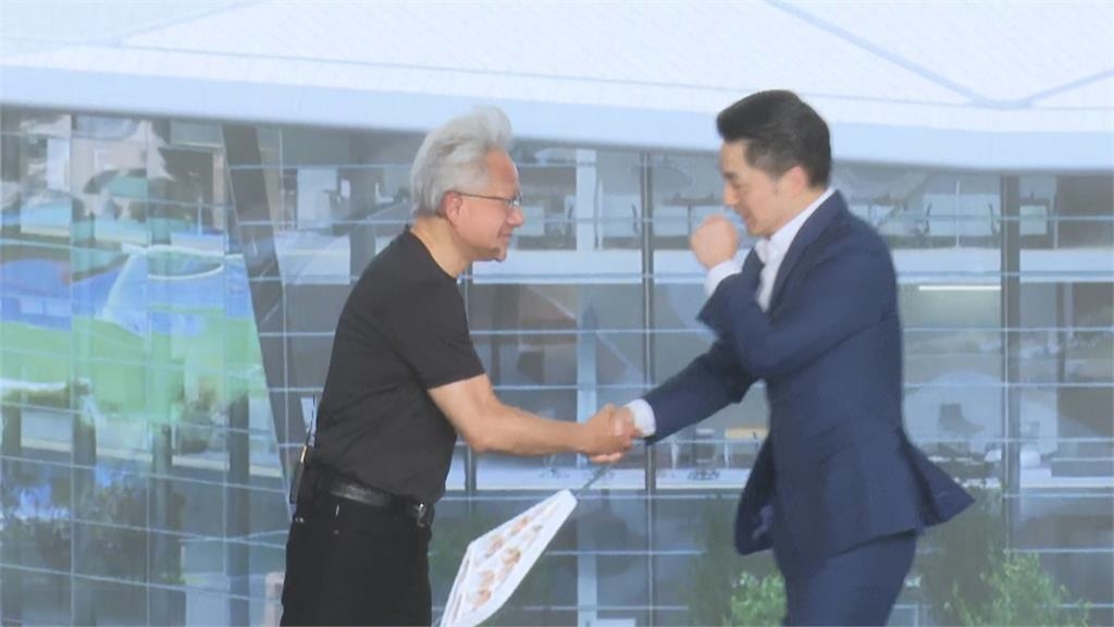 快新聞／蔣萬安熱擁黃仁勳！親送「雙重大禮」秀英文　AI教父感動告白：台灣是家