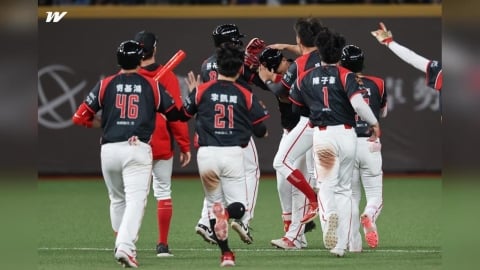 中職(影)/追平隊史9連勝紀錄!「狂龍」味全逆轉後敲再見安點亮封王魔術數字M17