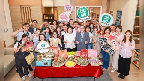 雲林產地直送!副縣長謝淑亞攜農特產進擊民視 探班《豆腐媽媽》慶收視第一送「大粽」