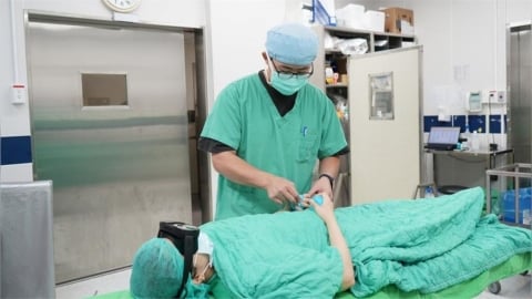 男護理師江禮仰創新減壓術 臺北醫院術前焦慮降七成