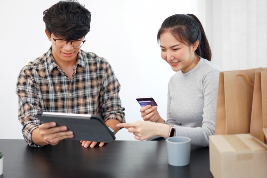 如果妳的理財規劃或是生活計劃，用的是「我」而不是「我們」，這對伴侶來說就是最明確的預警訊號。圖/123RF圖庫