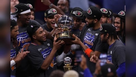 NBA(影)/尼克奪冠穩了?連教宗都豎大拇指比讚加油!影片網上瘋傳球迷超開心