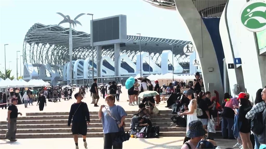 K-SPARK將開唱!GD週五抵達 泰妍現身小港機場湧大批粉絲