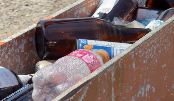 毀海岸線!「海釣熱點」麥寮中興村出海口 酒瓶空罐堆成山