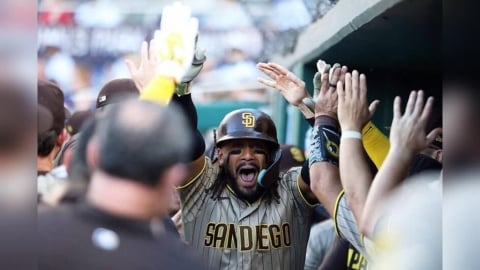 MLB(影)/教士球星小塔提斯本季首轟等207打數終於開轟!仍寫下尷尬紀錄