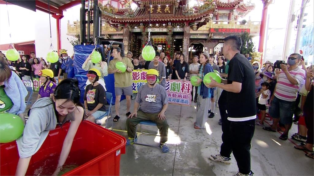胡瓜錄影現場遭全場砸水球！不怒反而謝謝大家