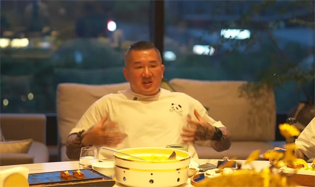 館長中國直播GG了!脫口爆出「這句踩禁忌」超慌秒改口全被拍 他驚:直接說溜嘴