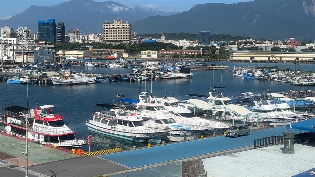 薔蜜影響台東沿岸現3m長浪 今綠島.蘭嶼船班全停航