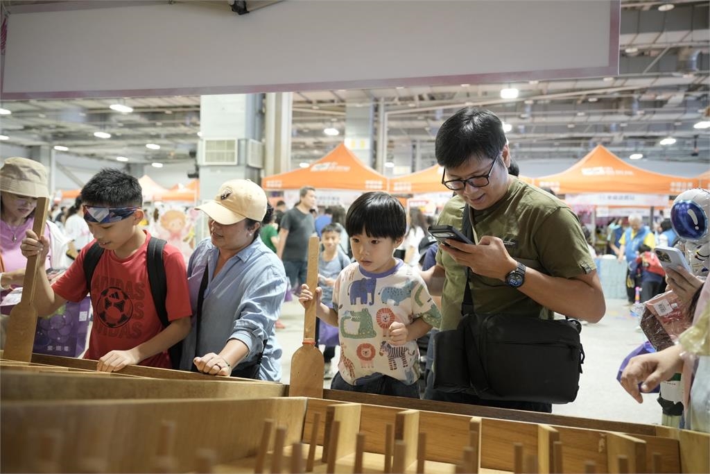 愛天使園遊會11週年溫暖登場 AI機器人、匹克球首亮相 打造融合共好的幸福臺北