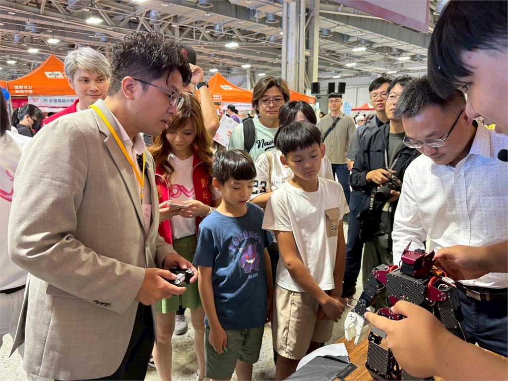 愛天使園遊會11週年溫暖登場 AI機器人、匹克球首亮相 打造融合共好的幸福臺北