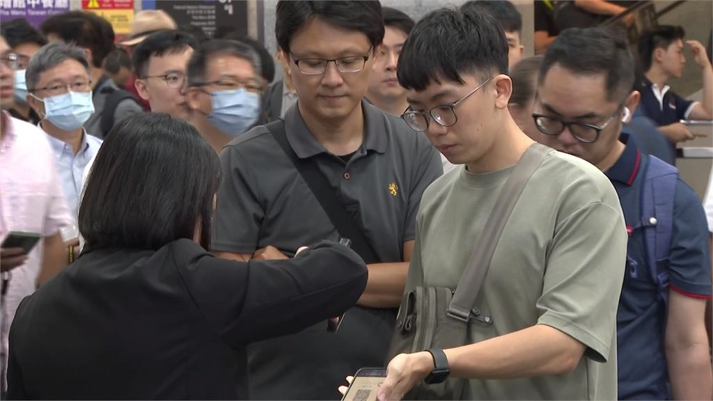 Computex第2天黃仁勳又來了! 替最佳夥伴鴻海站台