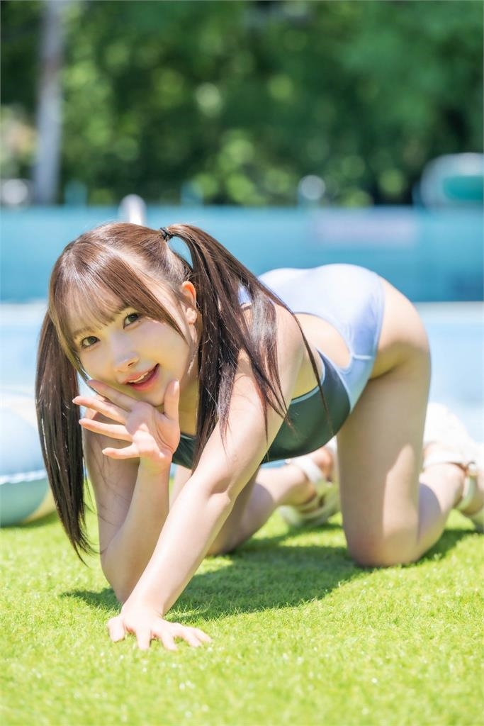 22歲女優「硬塞死庫水」綁雙馬尾慘遭炎上！本人親「甩1句回擊」大漲萬粉