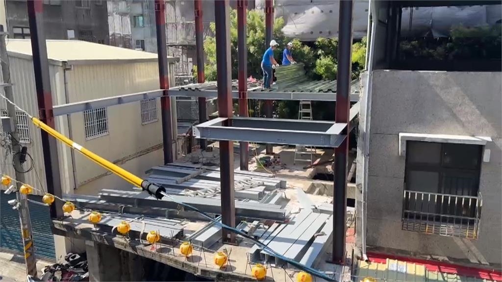 彰化老宅屋頂「焊接H鋼架」　鄰居憂心！縣府：無照已勒令停工