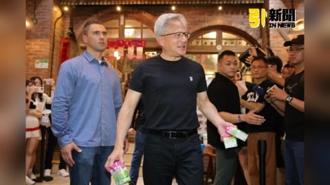 黃仁勳餐廳刷1萬小費遭拒　霸氣：我還有現金
