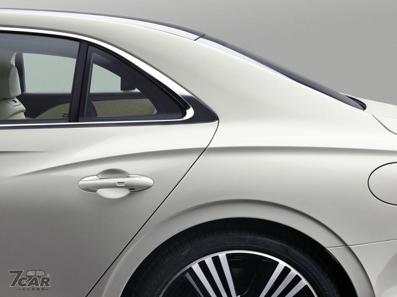 手工奢華與超跑血統再進化　全新第四代 Bentley Flying Spur S 正式登場