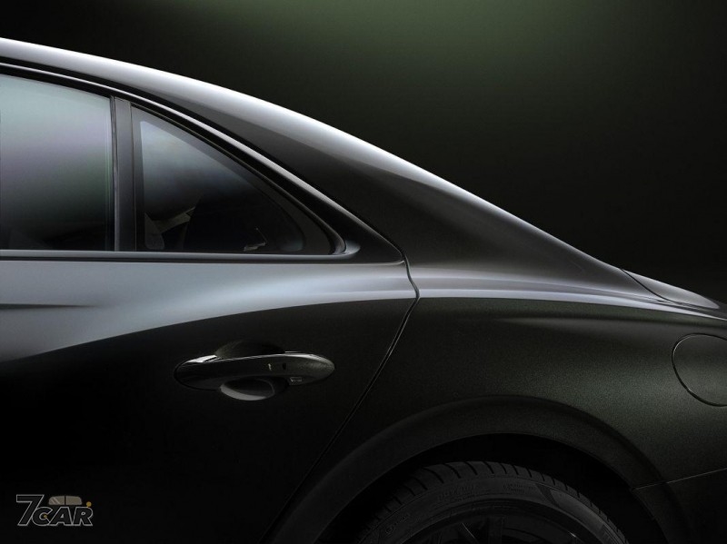 手工奢華與超跑血統再進化　全新第四代 Bentley Flying Spur S 正式登場